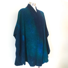 Load image into Gallery viewer, Cape