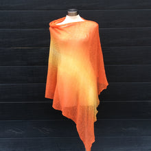 Load image into Gallery viewer, Poncho- "Flora"