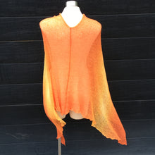 Load image into Gallery viewer, Poncho- "Flora"